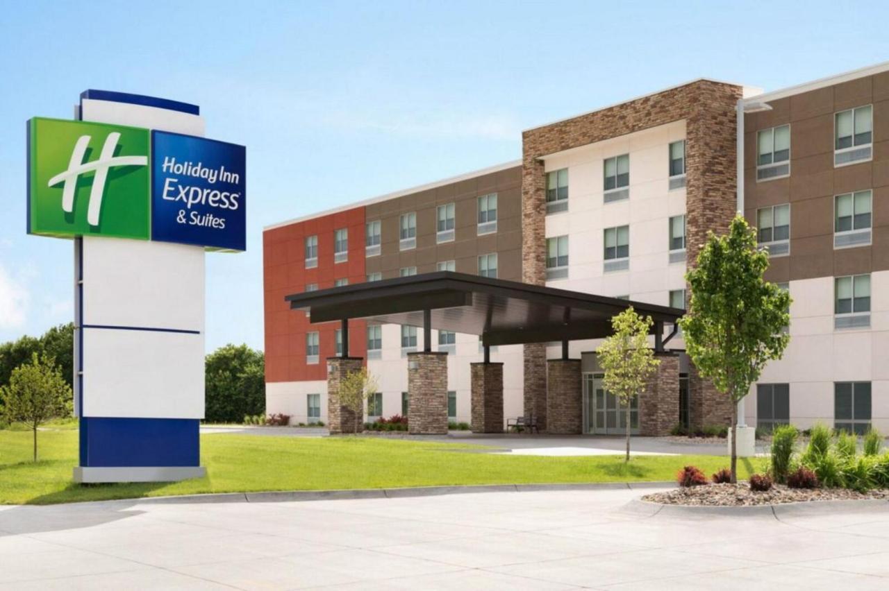 Holiday Inn Express & Suites Rhinelander By Ihg Exterior foto